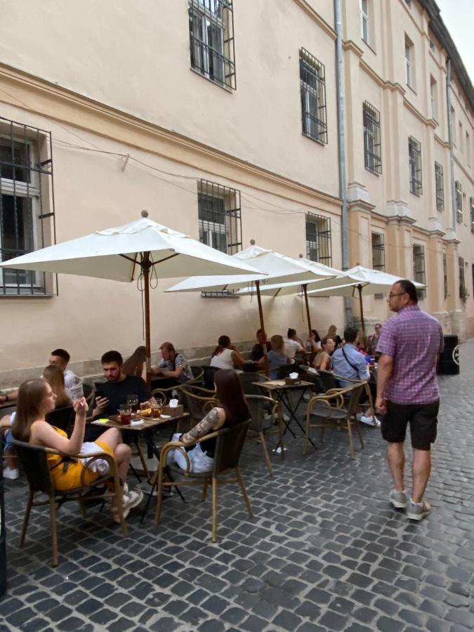 сучасна в центрі львова на вулиці лесі українки 19 Apartment