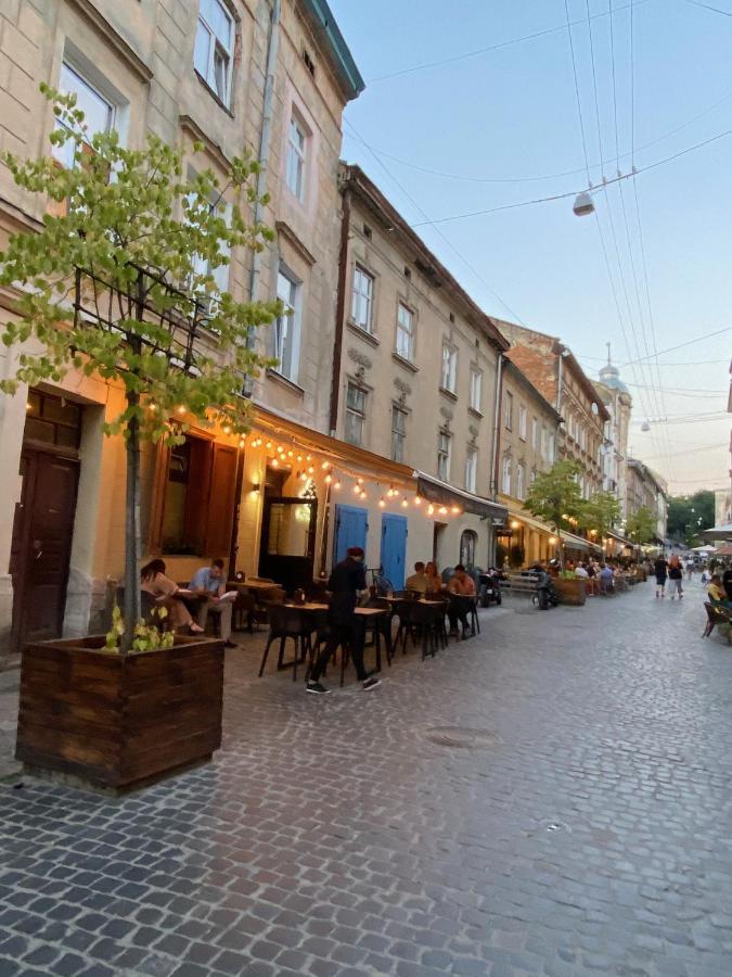 сучасна в центрі львова на вулиці лесі українки 19 * Lemberg