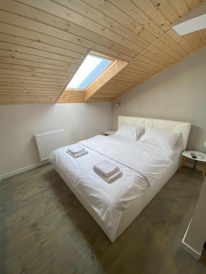 сучасна в центрі львова на вулиці лесі українки 19 Apartment *