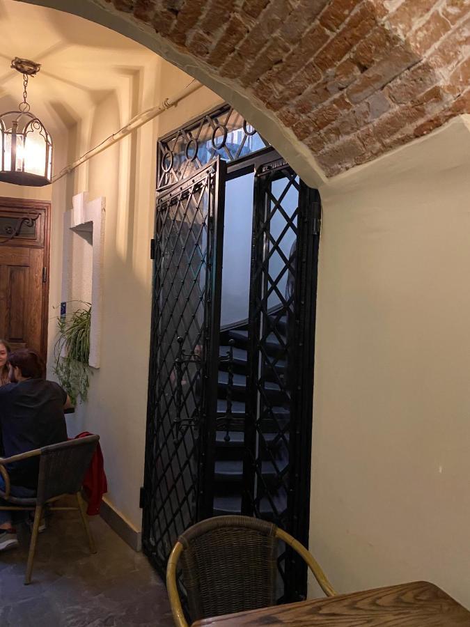 Apartment сучасна в центрі львова на вулиці лесі українки 19 *
