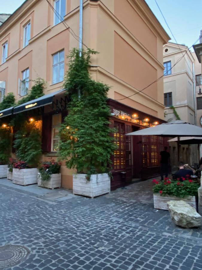 сучасна в центрі львова на вулиці лесі українки 19 Apartment Lemberg