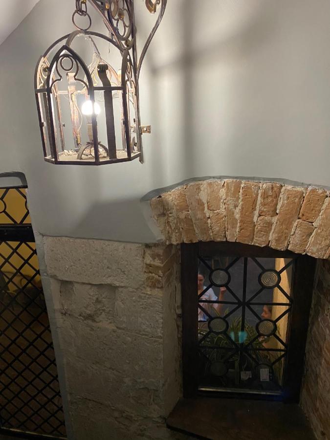 Apartment сучасна в центрі львова на вулиці лесі українки 19 Lemberg
