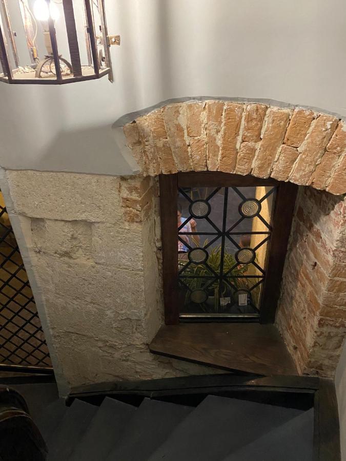 сучасна в центрі львова на вулиці лесі українки 19 Apartment Lemberg